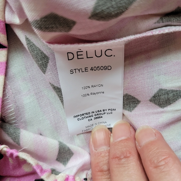 Deluc Holder Blouse, BNWT with Flaw, Size M - Picture 9 of 10